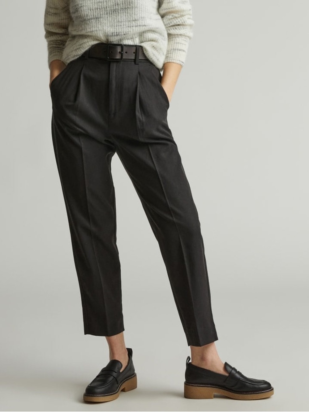 Everlane The Tencel Way-High Taper Pant in black Size 10 - Picture 2 of 9